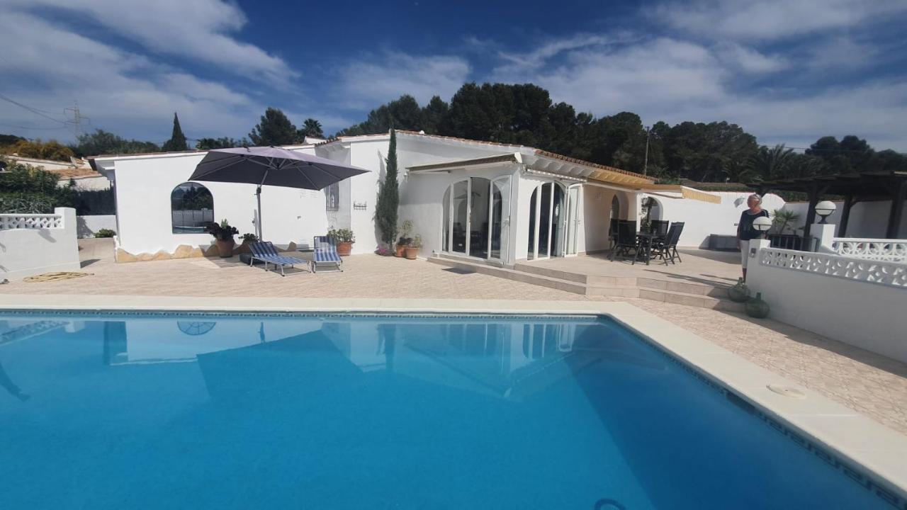 Vil·la Cheerful 2-bedroom With Private Pool *